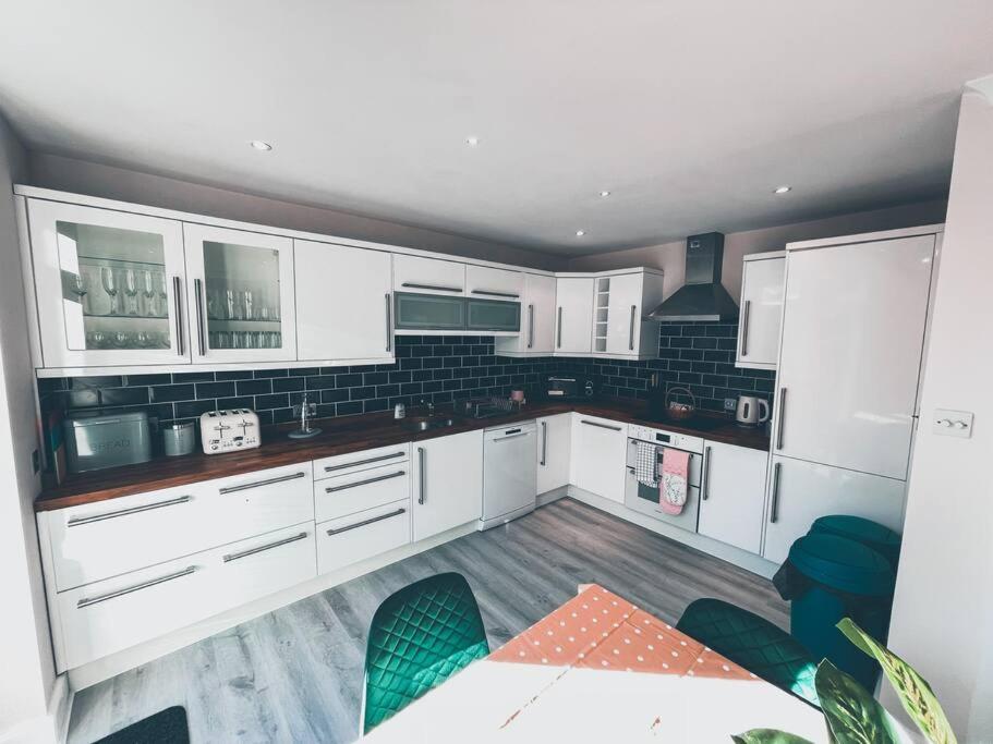 Modern 3 ground floor Parking&Garden Lejlighed Bournemouth Eksteriør billede